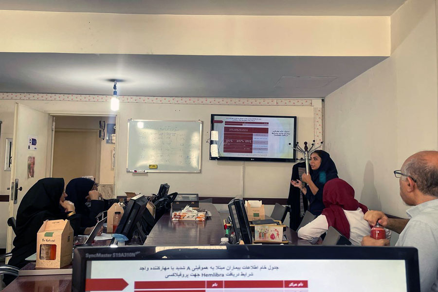 کلاس آموزشی مکانیسم اثربخشی، عوارض و نحوه آماده سازی و تزریق هملیبرا جهت پرستاران در ایران